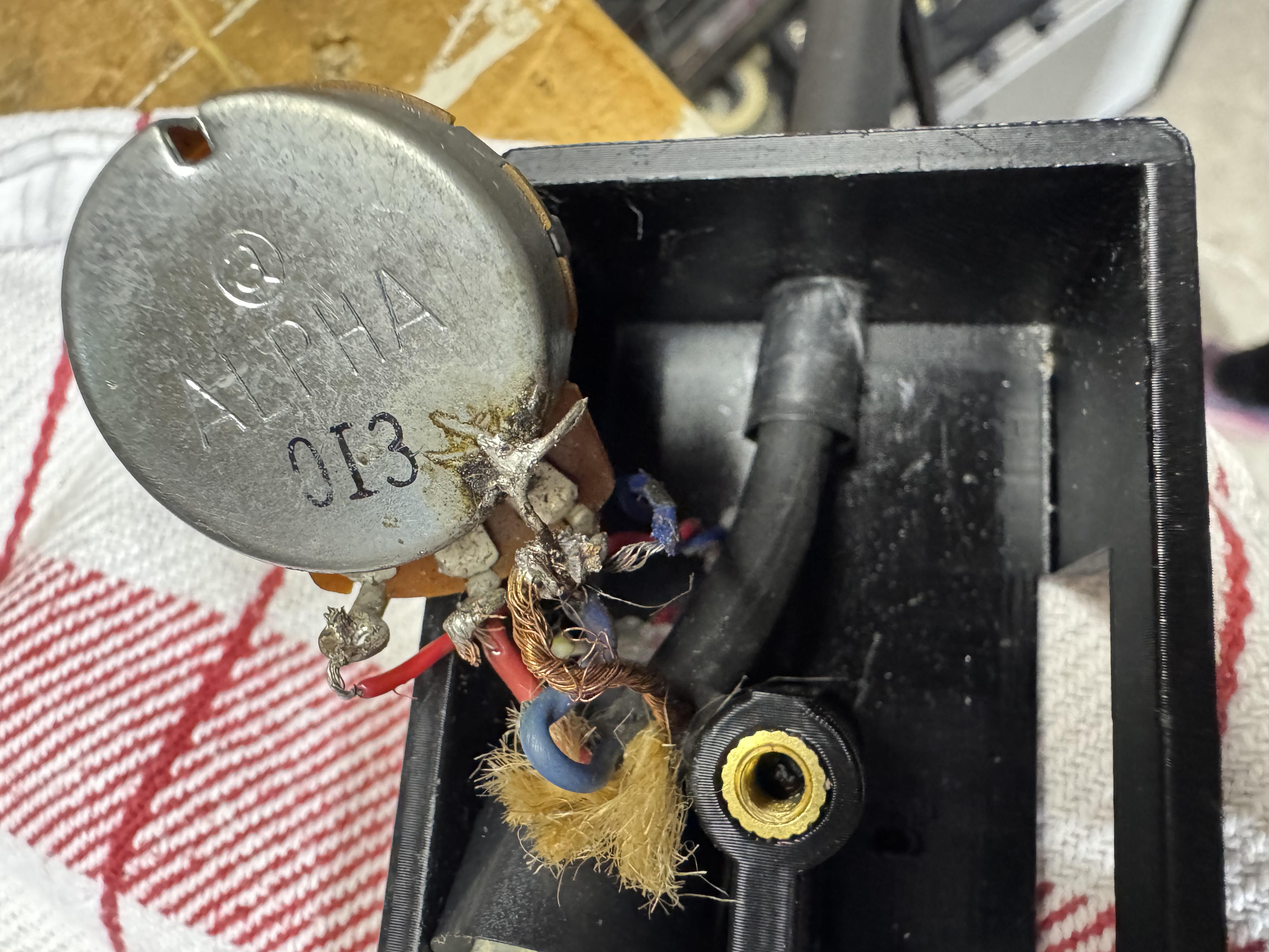 Cartridge seated in printed shell
